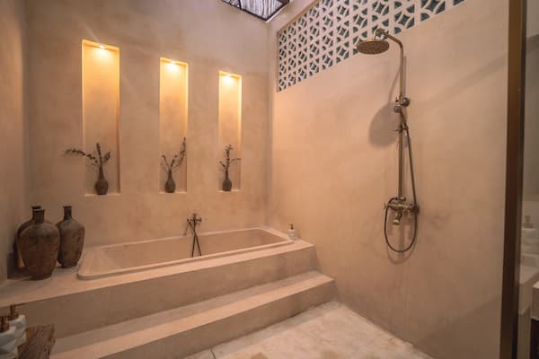 Luxurious homeness: bathtubs at bar